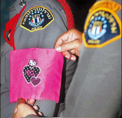 hello-kitty-armband-for-thai-police